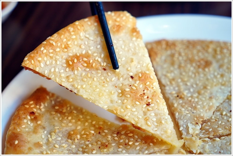 【台中火鍋】黃金張老甕東北酸菜白肉鍋.天然發酵的酸白菜鍋酸甜回甘,超人氣手工麵食點心也推薦!