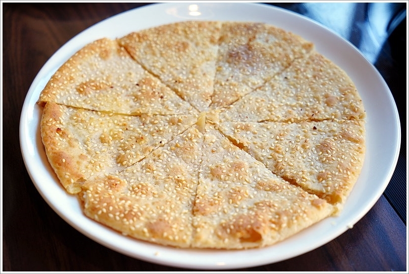 【台中火鍋】黃金張老甕東北酸菜白肉鍋.天然發酵的酸白菜鍋酸甜回甘,超人氣手工麵食點心也推薦!