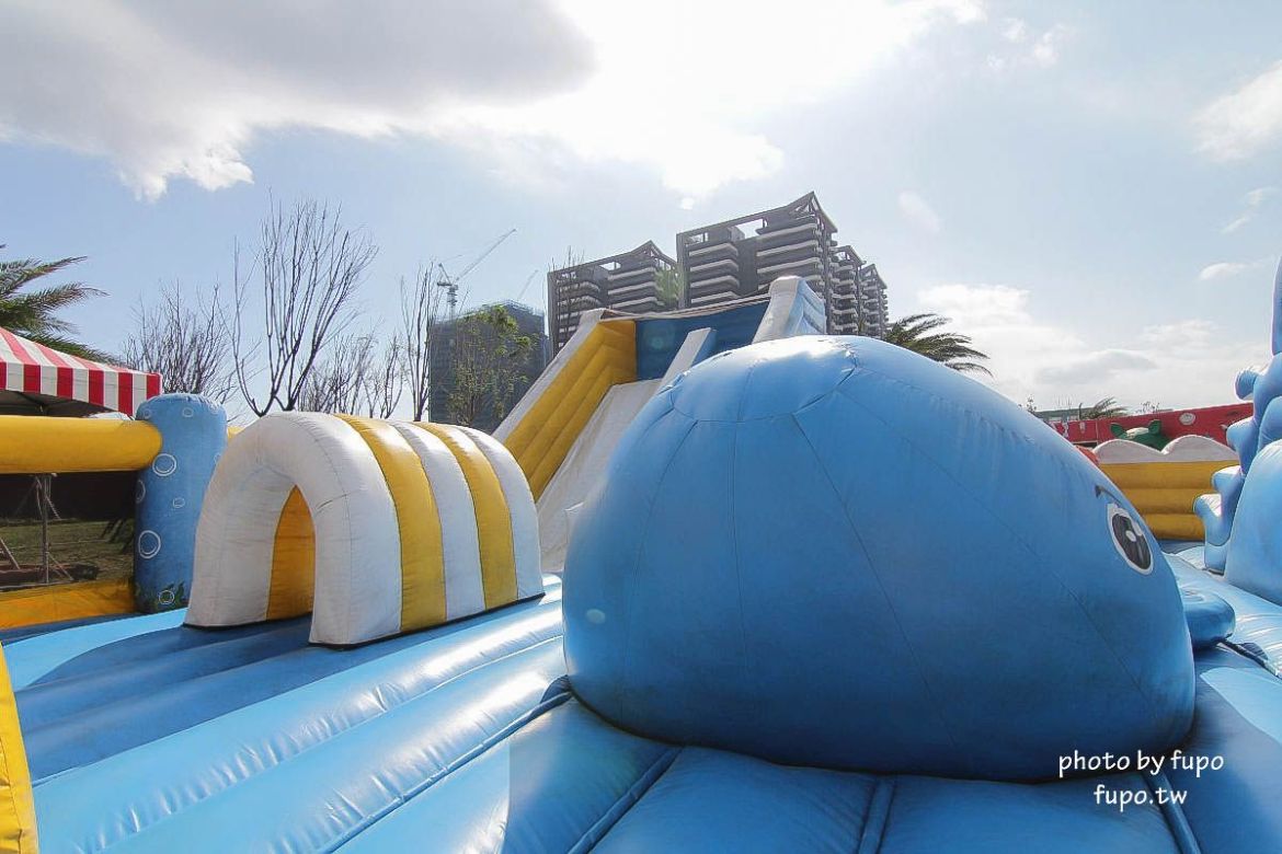 就是要玩！全台最高巨型扭蛋機~2018淡水蛋蛋嘉年華：多款彩色貨櫃進駐,可愛市集,沙堆.球池.扮家家酒組合.DIY,交通,票價,停車場,路線,一日遊