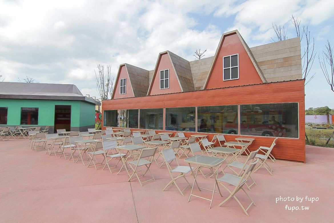 就是要玩！全台最高巨型扭蛋機~2018淡水蛋蛋嘉年華：多款彩色貨櫃進駐,可愛市集,沙堆.球池.扮家家酒組合.DIY,交通,票價,停車場,路線,一日遊