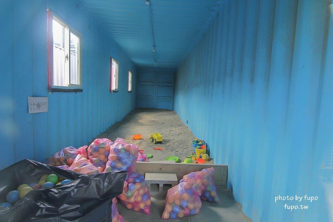 就是要玩！全台最高巨型扭蛋機~2018淡水蛋蛋嘉年華：多款彩色貨櫃進駐,可愛市集,沙堆.球池.扮家家酒組合.DIY,交通,票價,停車場,路線,一日遊