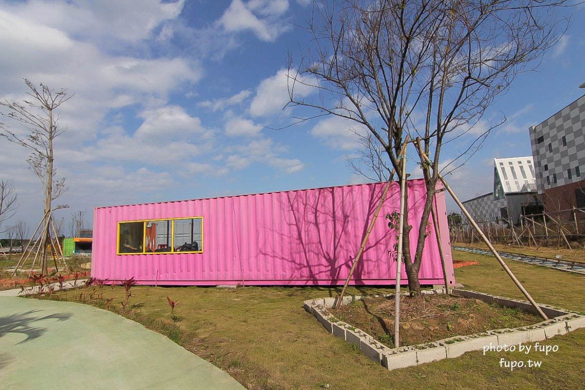 就是要玩！全台最高巨型扭蛋機~2018淡水蛋蛋嘉年華：多款彩色貨櫃進駐,可愛市集,沙堆.球池.扮家家酒組合.DIY,交通,票價,停車場,路線,一日遊