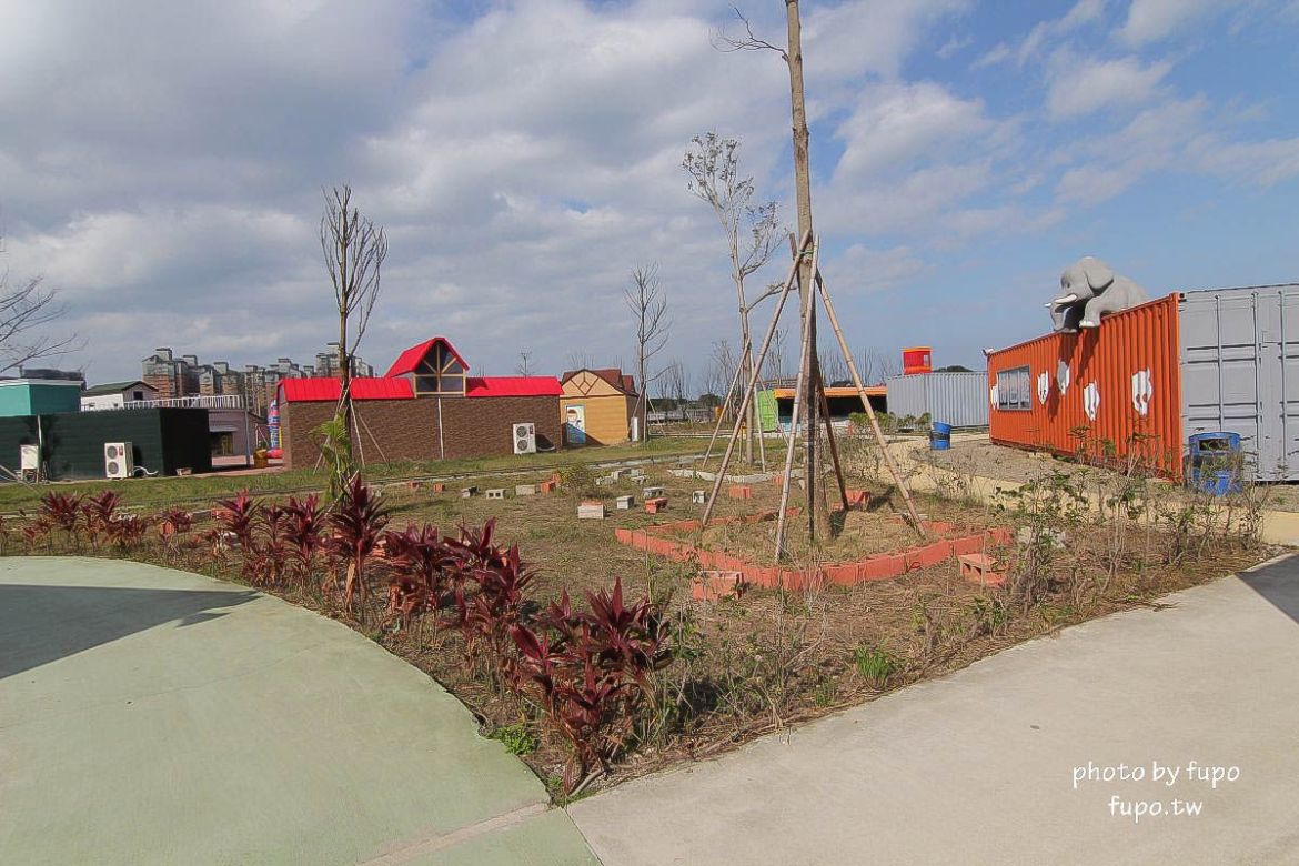 就是要玩！全台最高巨型扭蛋機~2018淡水蛋蛋嘉年華：多款彩色貨櫃進駐,可愛市集,沙堆.球池.扮家家酒組合.DIY,交通,票價,停車場,路線,一日遊
