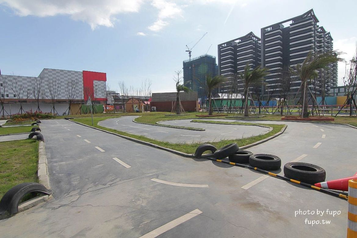 就是要玩！全台最高巨型扭蛋機~2018淡水蛋蛋嘉年華：多款彩色貨櫃進駐,可愛市集,沙堆.球池.扮家家酒組合.DIY,交通,票價,停車場,路線,一日遊