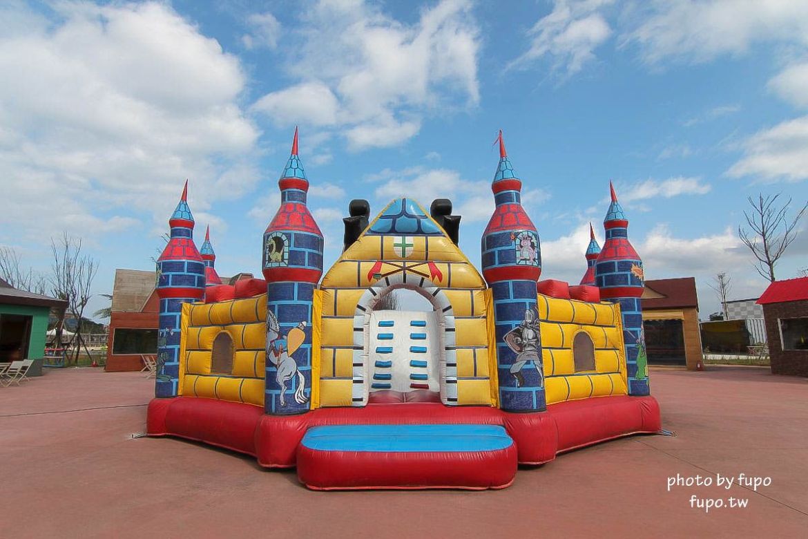 就是要玩！全台最高巨型扭蛋機~2018淡水蛋蛋嘉年華：多款彩色貨櫃進駐,可愛市集,沙堆.球池.扮家家酒組合.DIY,交通,票價,停車場,路線,一日遊