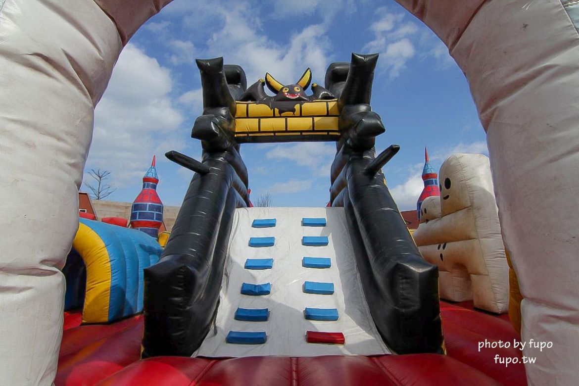 就是要玩！全台最高巨型扭蛋機~2018淡水蛋蛋嘉年華：多款彩色貨櫃進駐,可愛市集,沙堆.球池.扮家家酒組合.DIY,交通,票價,停車場,路線,一日遊