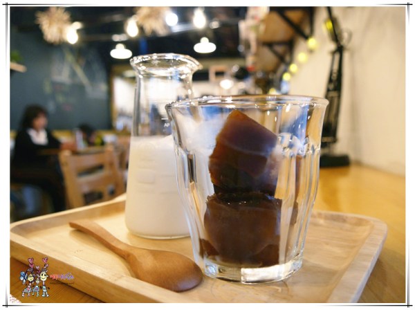 大溪老街旁《大溪-草尾店事務所》貓咪店長陪你喝咖啡的網美必拍日式文青風咖啡店