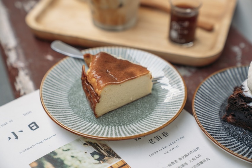 大溪咖啡廳 草店尾事務所｜ 穿梭和平老街感受大溪古城時光 老宅賦予溫暖氣息 任自沈浸迷人單品咖啡中 · 算命的說我很愛吃