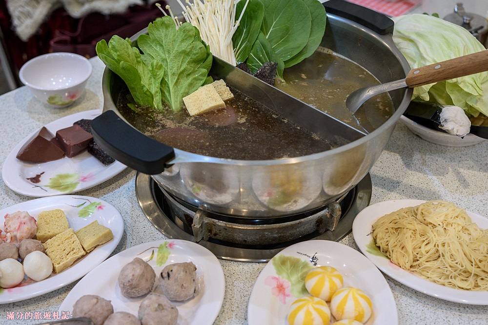 新竹竹北火鍋》山林薑母鴨(竹北店) 薑母雞/烏蔘雞/蒜頭雞 鴛鴦組合澎湃上桌 讓你溫暖整個冬季 - 滿分的旅遊札記