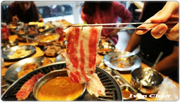 啾哇嘿喲-韓式烤肉專門店-臺中逢甲1號店：《逢甲夜市韓式烤肉吃到飽》CP值高\豪華豐富澎湃的烤肉-盡在『啾哇嘿喲 韓式烤肉專門店-臺中逢甲1號店』