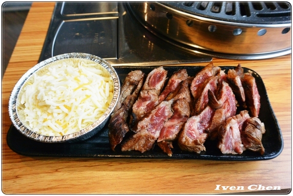 啾哇嘿喲-韓式烤肉專門店-臺中逢甲1號店：《逢甲夜市韓式烤肉吃到飽》CP值高\豪華豐富澎湃的烤肉-盡在『啾哇嘿喲 韓式烤肉專門店-臺中逢甲1號店』