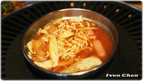 啾哇嘿喲-韓式烤肉專門店-臺中逢甲1號店：《逢甲夜市韓式烤肉吃到飽》CP值高\豪華豐富澎湃的烤肉-盡在『啾哇嘿喲 韓式烤肉專門店-臺中逢甲1號店』