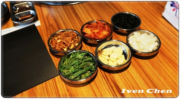 啾哇嘿喲-韓式烤肉專門店-臺中逢甲1號店：《逢甲夜市韓式烤肉吃到飽》CP值高\豪華豐富澎湃的烤肉-盡在『啾哇嘿喲 韓式烤肉專門店-臺中逢甲1號店』