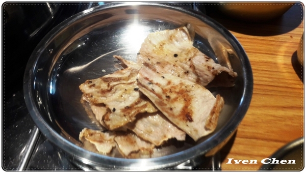 啾哇嘿喲-韓式烤肉專門店-臺中逢甲1號店：《逢甲夜市韓式烤肉吃到飽》CP值高\豪華豐富澎湃的烤肉-盡在『啾哇嘿喲 韓式烤肉專門店-臺中逢甲1號店』