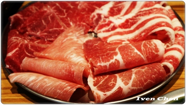 啾哇嘿喲-韓式烤肉專門店-臺中逢甲1號店：《逢甲夜市韓式烤肉吃到飽》CP值高\豪華豐富澎湃的烤肉-盡在『啾哇嘿喲 韓式烤肉專門店-臺中逢甲1號店』