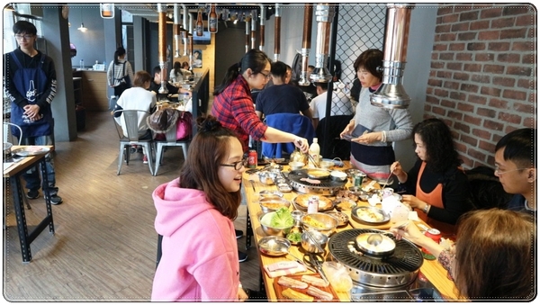 啾哇嘿喲-韓式烤肉專門店-臺中逢甲1號店：《逢甲夜市韓式烤肉吃到飽》CP值高\豪華豐富澎湃的烤肉-盡在『啾哇嘿喲 韓式烤肉專門店-臺中逢甲1號店』