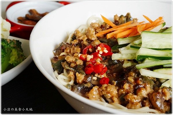 樂樂咪小廚房Love Love Mi house:樂樂咪小廚房║緊鄰美術館綠園道,精緻複合式餐飲、放鬆享受好