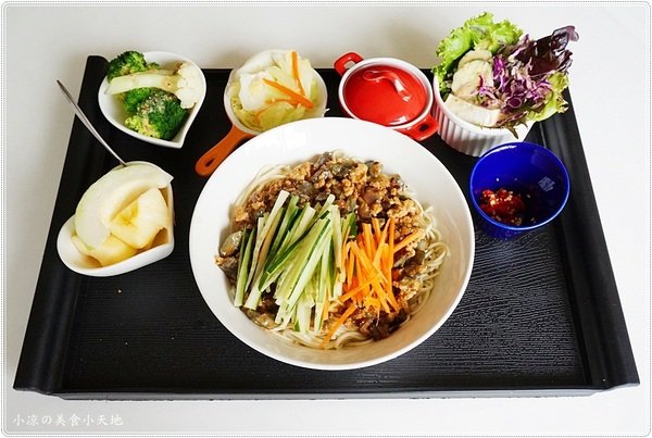 樂樂咪小廚房Love Love Mi house:樂樂咪小廚房║緊鄰美術館綠園道,精緻複合式餐飲、放鬆享受好