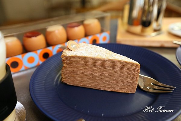 深藍咖啡館旗艦店：【台南美食】深藍咖啡館旗艦店：清水模簡約風格打造，IG打卡新熱點