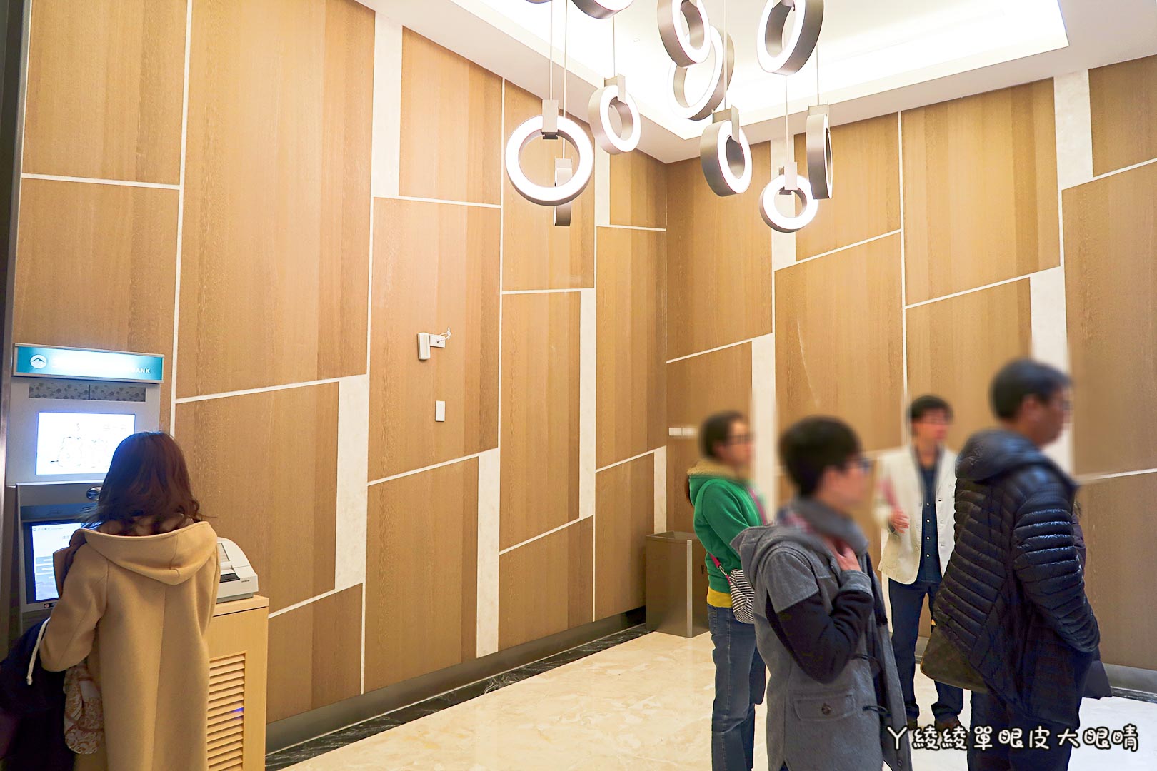 新竹《6+Plaza購物廣場》試營運!電話亭行動KTV好吸睛!會員優惠|樓層介紹|交通資訊|營業時間地址|停車場資訊