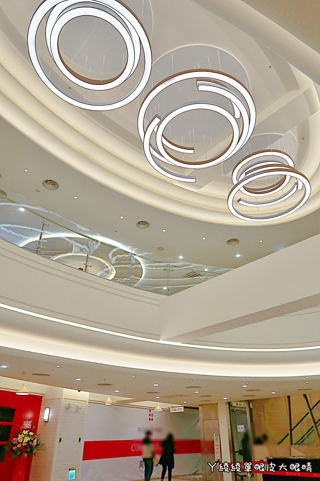 新竹《6+Plaza購物廣場》試營運!電話亭行動KTV好吸睛!會員優惠|樓層介紹|交通資訊|營業時間地址|停車場資訊