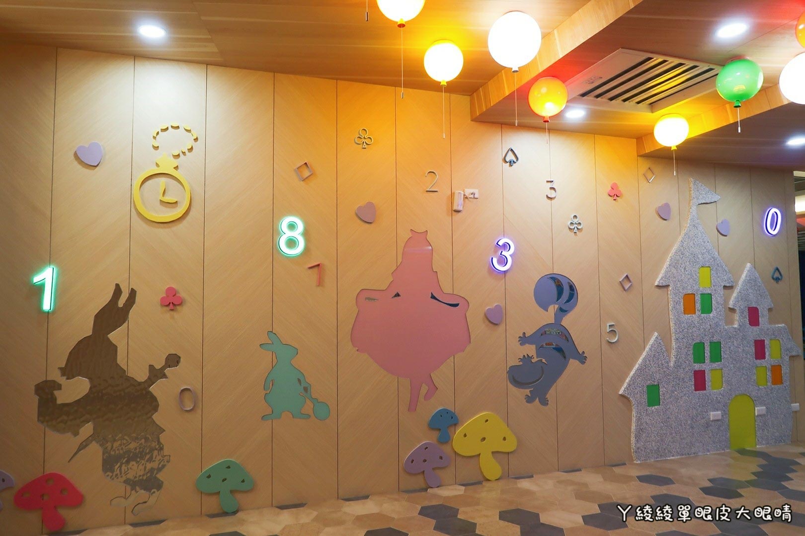 新竹《6+Plaza購物廣場》試營運！電話亭行動KTV好吸睛！會員優惠｜樓層介紹｜交通資訊｜營業時間地址｜停車場資訊