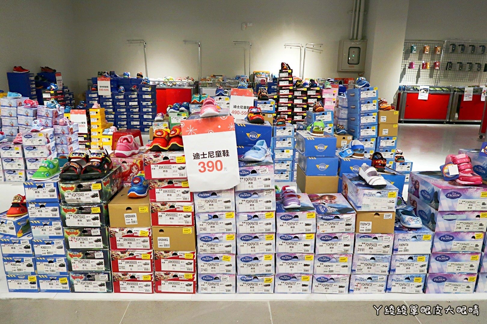 新竹《6+Plaza購物廣場》試營運!電話亭行動KTV好吸睛!會員優惠|樓層介紹|交通資訊|營業時間地址|停車場資訊