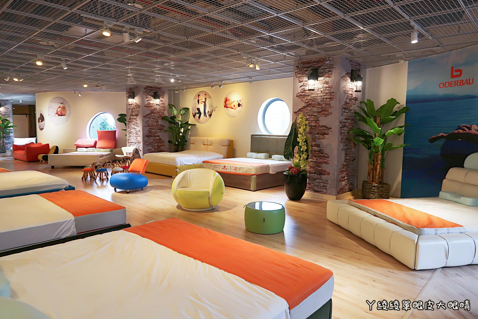 新竹《6+Plaza購物廣場》試營運!電話亭行動KTV好吸睛!會員優惠|樓層介紹|交通資訊|營業時間地址|停車場資訊