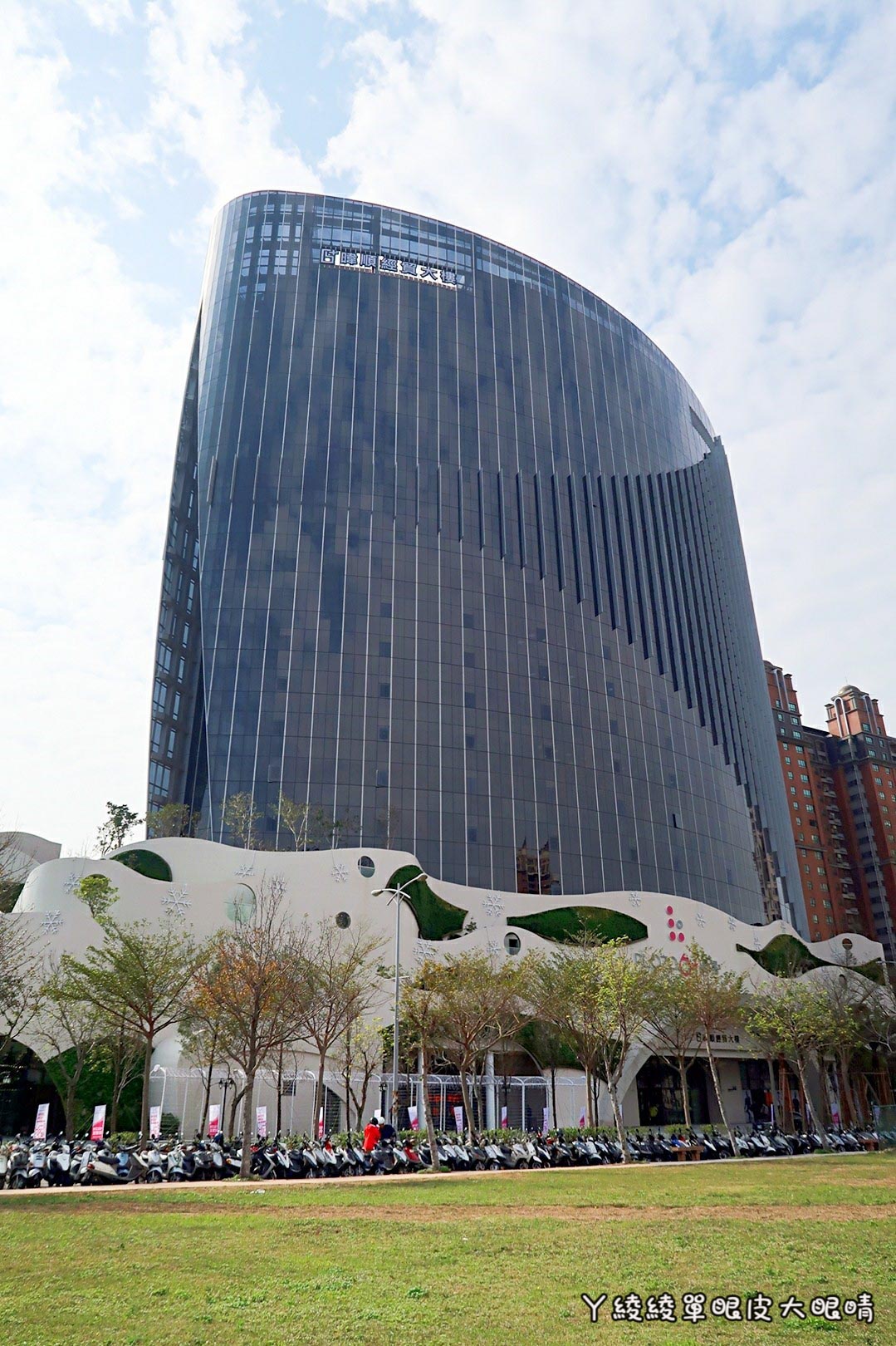 新竹《6+Plaza購物廣場》試營運!電話亭行動KTV好吸睛!會員優惠|樓層介紹|交通資訊|營業時間地址|停車場資訊