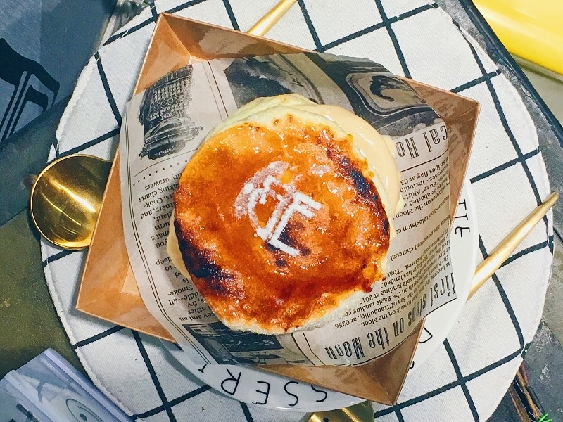 【台北｜西門站】美好年代 誠品西門店＿時下最夯的甜點珍珠奶茶舒芙蕾＿烤布蕾舒芙蕾咬下去是硬挺的酥脆聲響