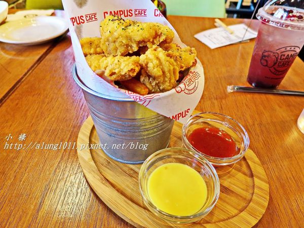 CAMPUS CAFE(台中廣三SOGO店):Campus Cafe / 台中廣三SOGO店 / 人氣美式校園主題餐廳進駐台中!! CAMPUS CAFE(台中廣三SOGO店):Campus Cafe / 台中廣三SOGO店 / 人氣美式校園主題餐廳進駐台中!!