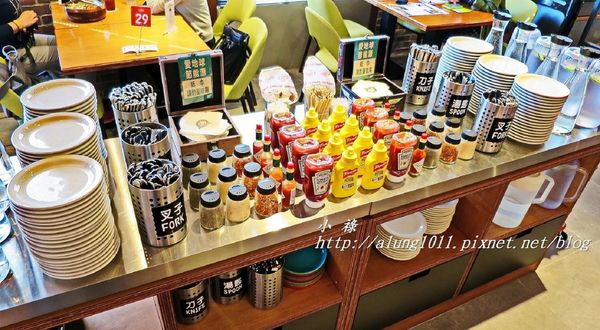 CAMPUS CAFE(台中廣三SOGO店):Campus Cafe / 台中廣三SOGO店 / 人氣美式校園主題餐廳進駐台中!! CAMPUS CAFE(台中廣三SOGO店):Campus Cafe / 台中廣三SOGO店 / 人氣美式校園主題餐廳進駐台中!!