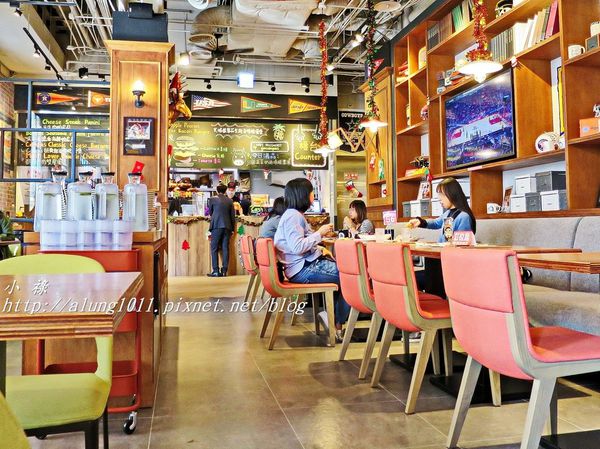CAMPUS CAFE(台中廣三SOGO店):Campus Cafe / 台中廣三SOGO店 / 人氣美式校園主題餐廳進駐台中!! CAMPUS CAFE(台中廣三SOGO店):Campus Cafe / 台中廣三SOGO店 / 人氣美式校園主題餐廳進駐台中!!