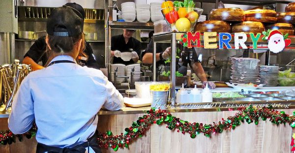 CAMPUS CAFE(台中廣三SOGO店):Campus Cafe / 台中廣三SOGO店 / 人氣美式校園主題餐廳進駐台中!! CAMPUS CAFE(台中廣三SOGO店):Campus Cafe / 台中廣三SOGO店 / 人氣美式校園主題餐廳進駐台中!!