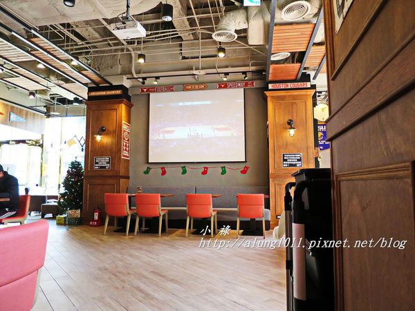 CAMPUS CAFE(台中廣三SOGO店):Campus Cafe / 台中廣三SOGO店 / 人氣美式校園主題餐廳進駐台中!! CAMPUS CAFE(台中廣三SOGO店):Campus Cafe / 台中廣三SOGO店 / 人氣美式校園主題餐廳進駐台中!!