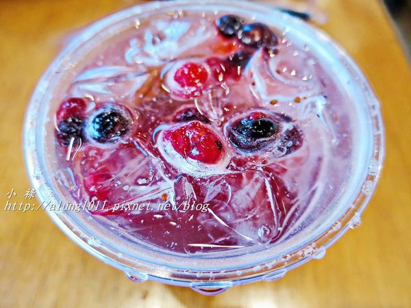 CAMPUS CAFE(台中廣三SOGO店):Campus Cafe / 台中廣三SOGO店 / 人氣美式校園主題餐廳進駐台中!! CAMPUS CAFE(台中廣三SOGO店):Campus Cafe / 台中廣三SOGO店 / 人氣美式校園主題餐廳進駐台中!!