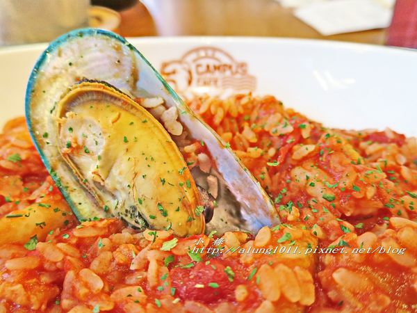 CAMPUS CAFE(台中廣三SOGO店):Campus Cafe / 台中廣三SOGO店 / 人氣美式校園主題餐廳進駐台中!! CAMPUS CAFE(台中廣三SOGO店):Campus Cafe / 台中廣三SOGO店 / 人氣美式校園主題餐廳進駐台中!!