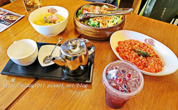 CAMPUS CAFE(台中廣三SOGO店):Campus Cafe / 台中廣三SOGO店 / 人氣美式校園主題餐廳進駐台中!! CAMPUS CAFE(台中廣三SOGO店):Campus Cafe / 台中廣三SOGO店 / 人氣美式校園主題餐廳進駐台中!!