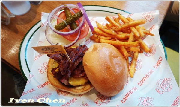 CAMPUS CAFE(台中廣三SOGO店):《台中美式餐廳》再訪CP值高的人氣爆紅美式輕食餐廳分店在『Campus Cafe-台中廣三SOGO店』