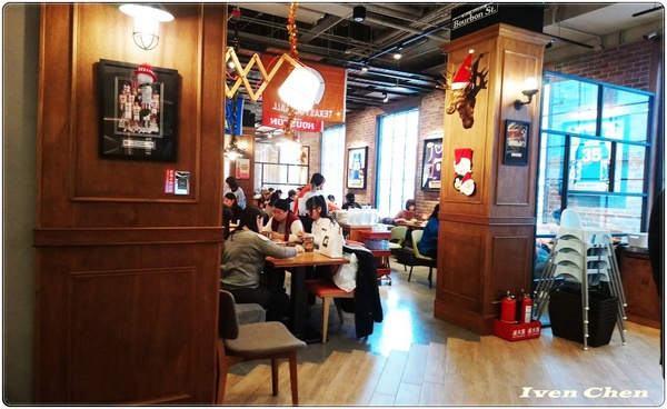 CAMPUS CAFE(台中廣三SOGO店):《台中美式餐廳》再訪CP值高的人氣爆紅美式輕食餐廳分店在『Campus Cafe-台中廣三SOGO店』