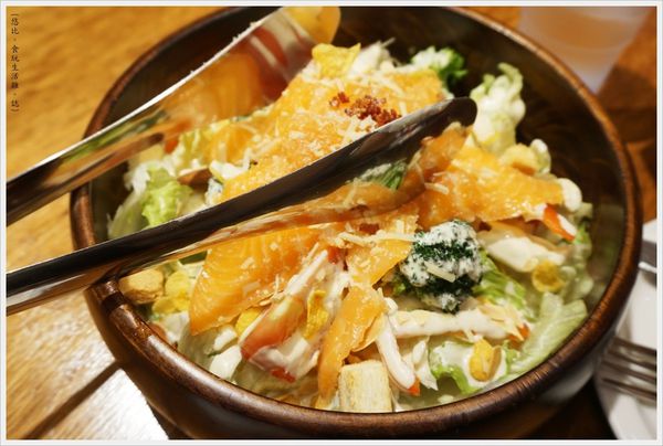 campus-28-煙燻鮭魚凱薩沙拉.JPG campus-28-煙燻鮭魚凱薩沙拉.JPG