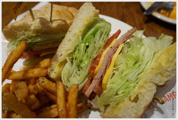 campus-49-CAMPUS 總匯厚切火腿三明治.JPG campus-49-CAMPUS 總匯厚切火腿三明治.JPG