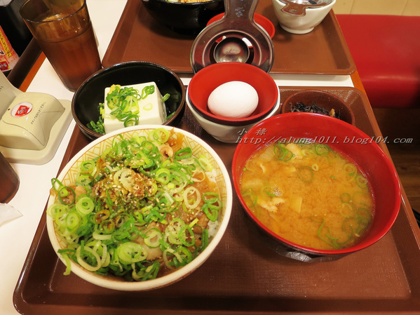 すき家(代々木一丁目店)：平價丼飯  意猶未盡..        すき家‧ 代々木一丁目店