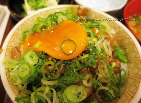 すき家(代々木一丁目店)：平價丼飯  意猶未盡..        すき家‧ 代々木一丁目店