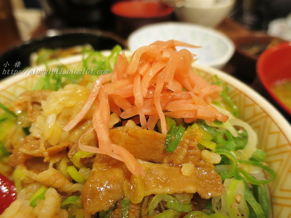 すき家(代々木一丁目店)：平價丼飯  意猶未盡..        すき家‧ 代々木一丁目店