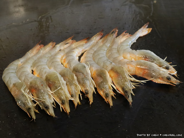 台中中區│瘋醬鐵板燒*紐約客牛排鮮嫩欲滴超誘人!獨門醬料蒜酥好涮嘴!還有湯品米飯飲料無限吃到飽~