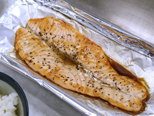 台中中區│瘋醬鐵板燒*紐約客牛排鮮嫩欲滴超誘人!獨門醬料蒜酥好涮嘴!還有湯品米飯飲料無限吃到飽~