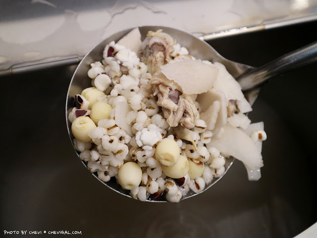 台中中區│瘋醬鐵板燒*紐約客牛排鮮嫩欲滴超誘人!獨門醬料蒜酥好涮嘴!還有湯品米飯飲料無限吃到飽~