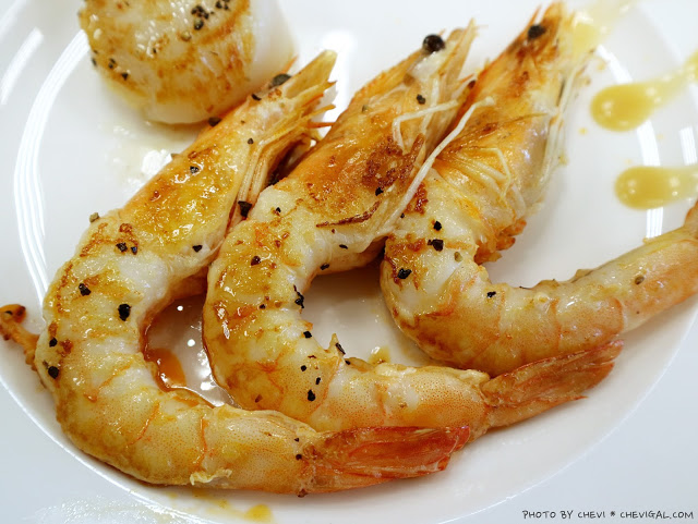 台中中區│瘋醬鐵板燒*紐約客牛排鮮嫩欲滴超誘人!獨門醬料蒜酥好涮嘴!還有湯品米飯飲料無限吃到飽~