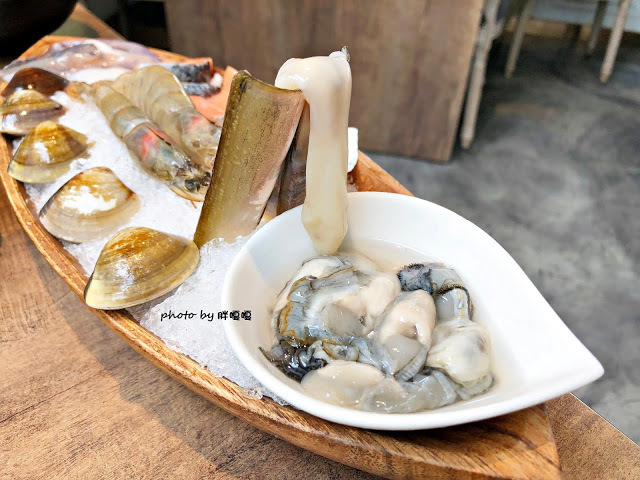 【台中 南屯】HOUSE V 好室鍋物 🌿🌿🌿 美到讓人難以相信這是火鍋店，用餐空間優雅、舒適，肉品當真好吃、海鮮也新鮮的沒話說，還有午間限定鍋物，整個很划算，是會讓人想再訪的鍋物餐廳💘